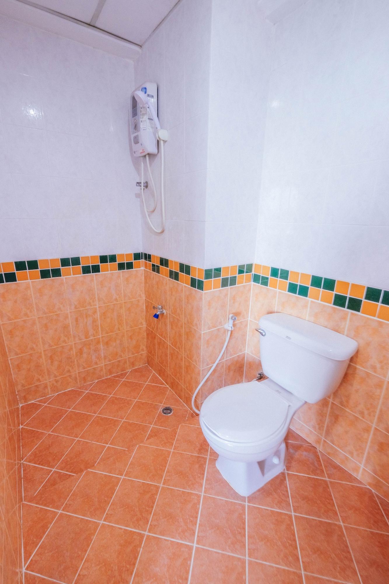 Golden House @ On-Nut Station Motel Bangkok Ngoại thất bức ảnh