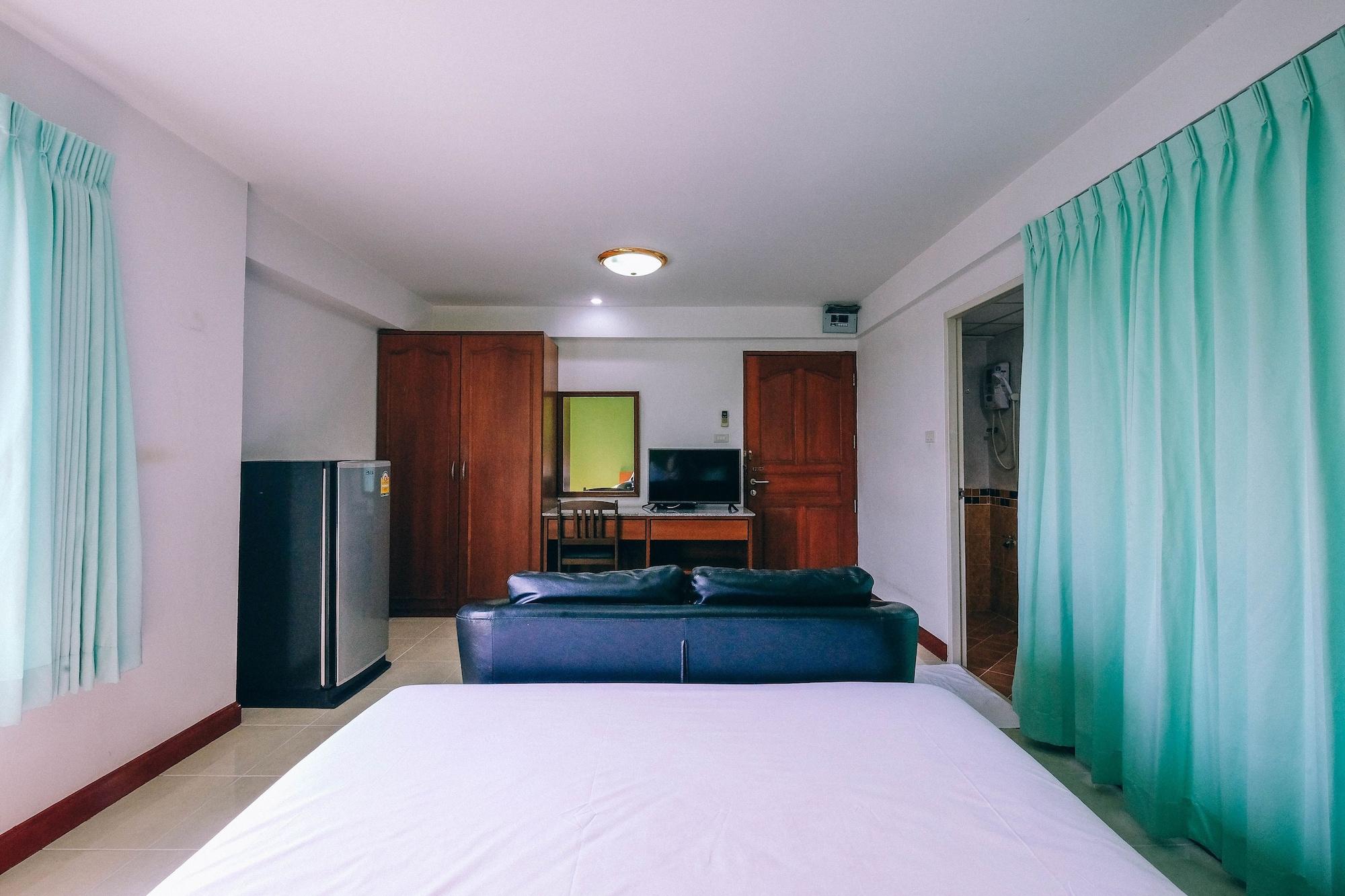 Golden House @ On-Nut Station Motel Bangkok Ngoại thất bức ảnh