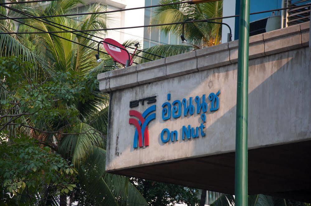 Golden House @ On-Nut Station Motel Bangkok Ngoại thất bức ảnh