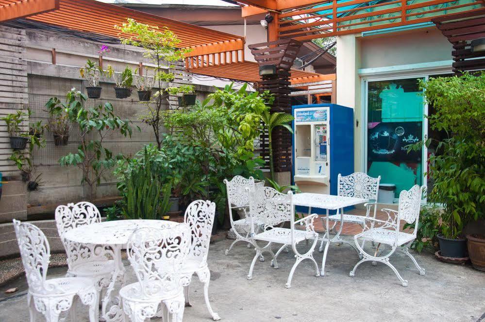 Golden House @ On-Nut Station Motel Bangkok Ngoại thất bức ảnh
