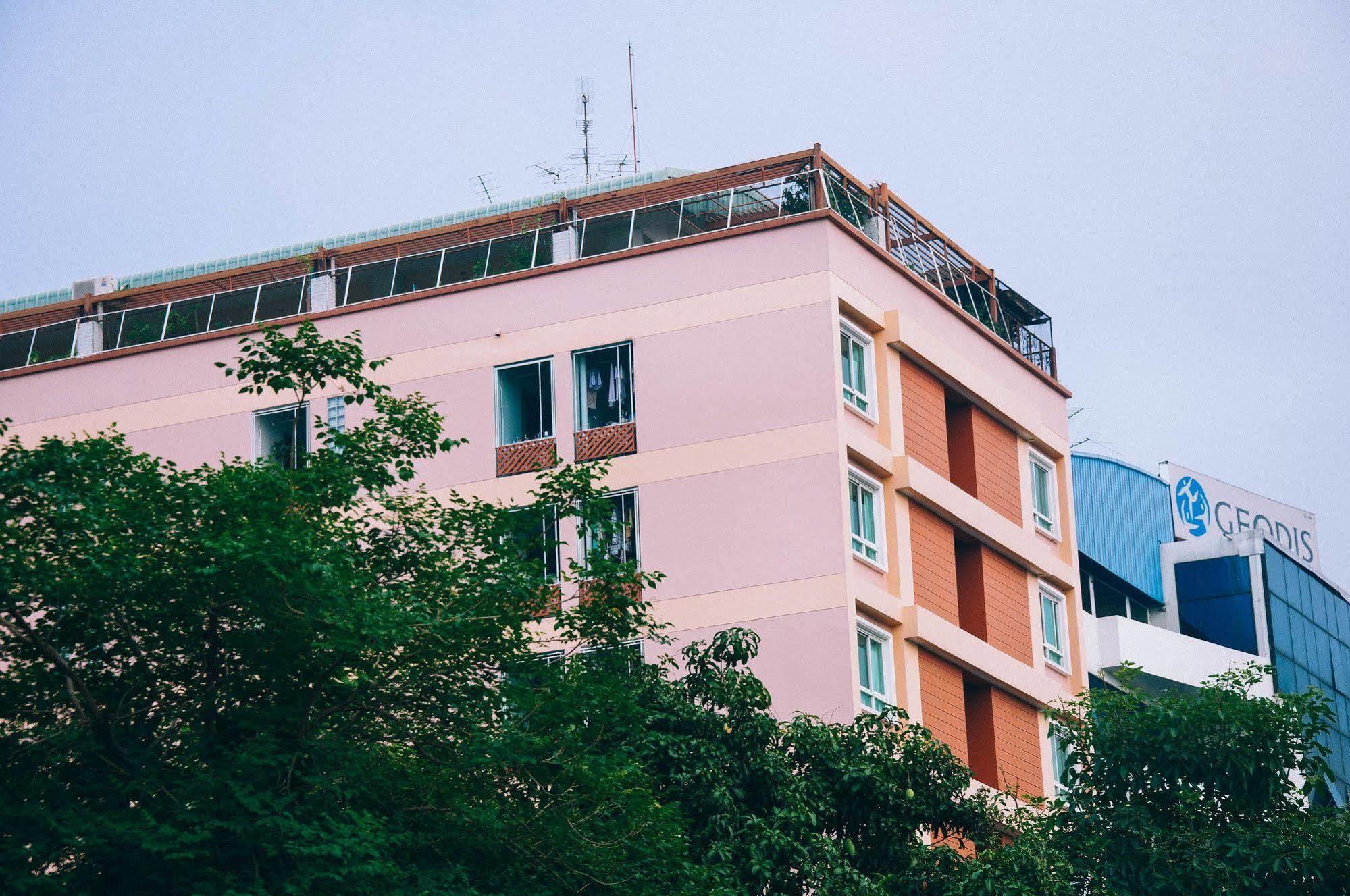 Golden House @ On-Nut Station Motel Bangkok Ngoại thất bức ảnh