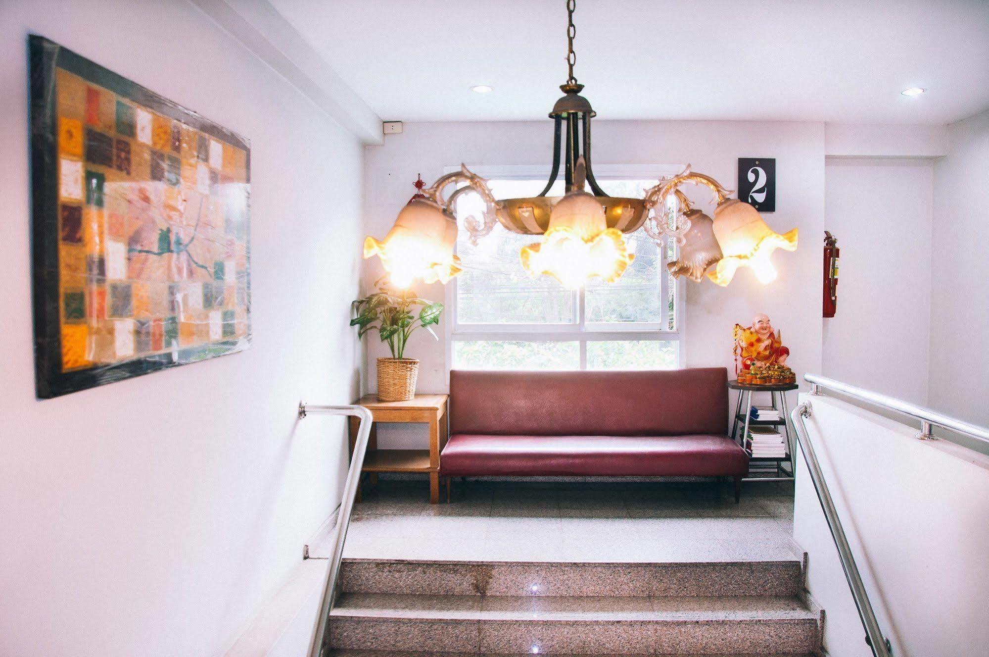 Golden House @ On-Nut Station Motel Bangkok Ngoại thất bức ảnh